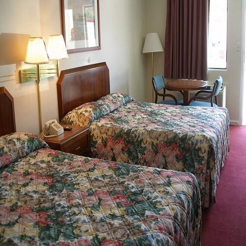 Scottish Inns - Локуст-Ґров Номер фото