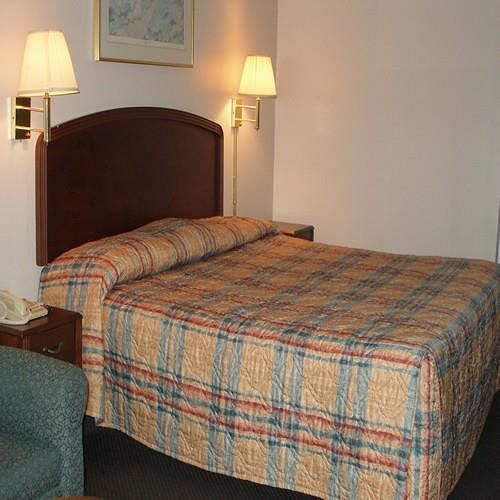 Scottish Inns - Локуст-Ґров Номер фото